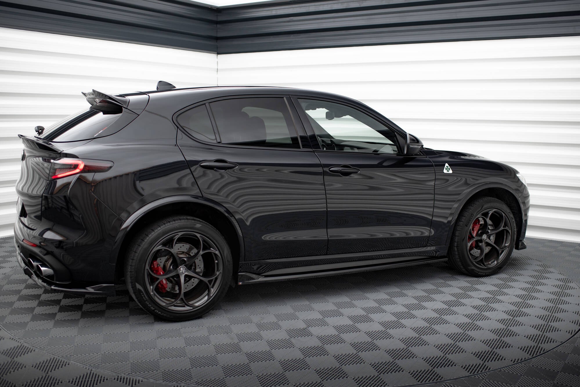 Praguri Alfa Romeo Stelvio Quadrifoglio Mk1 2016-2020 v2 - Maxton Design