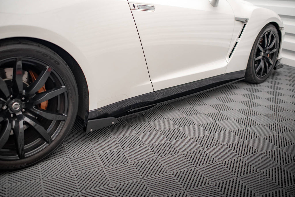 Praguri si flapsuri Nissan GTR R35 Facelift 2011-2016 v3 - Maxton Design
