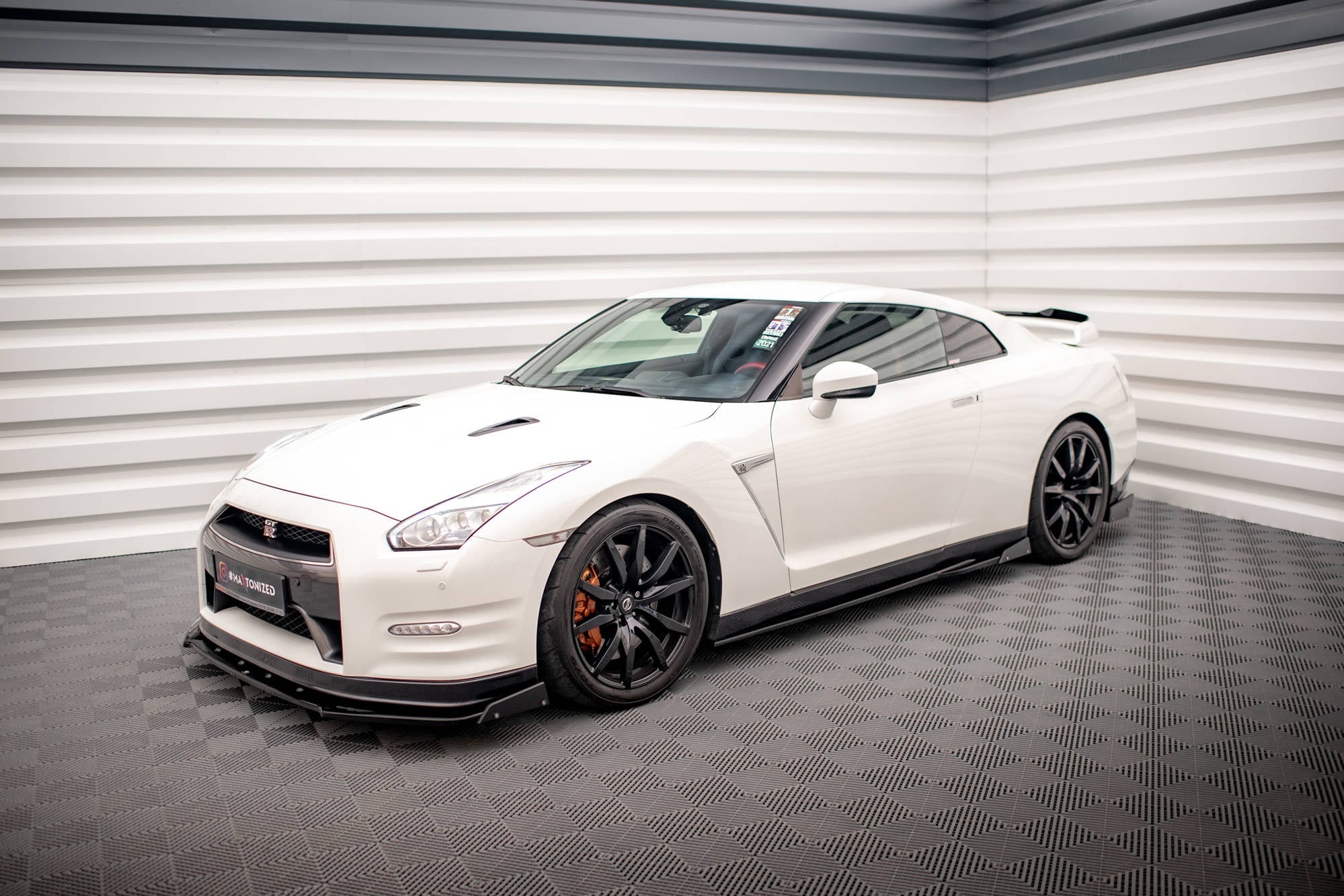 Praguri si flapsuri Nissan GTR R35 Facelift 2011-2016 v3 - Maxton Design