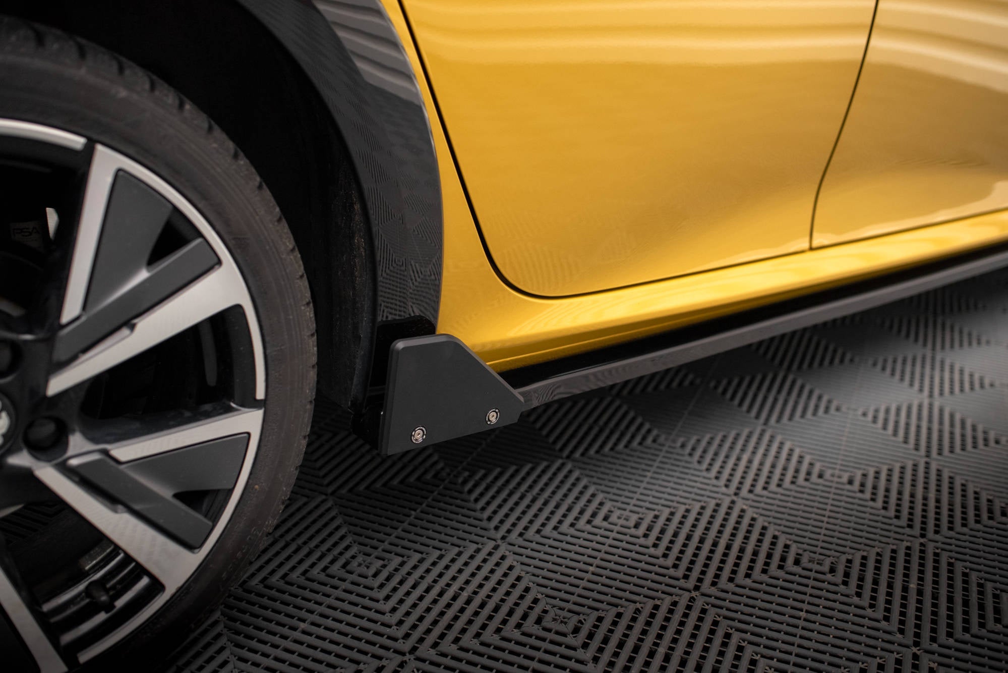 Praguri si flapsuri Peugeot 208 GT Mk2 2019- v4 - Maxton Design