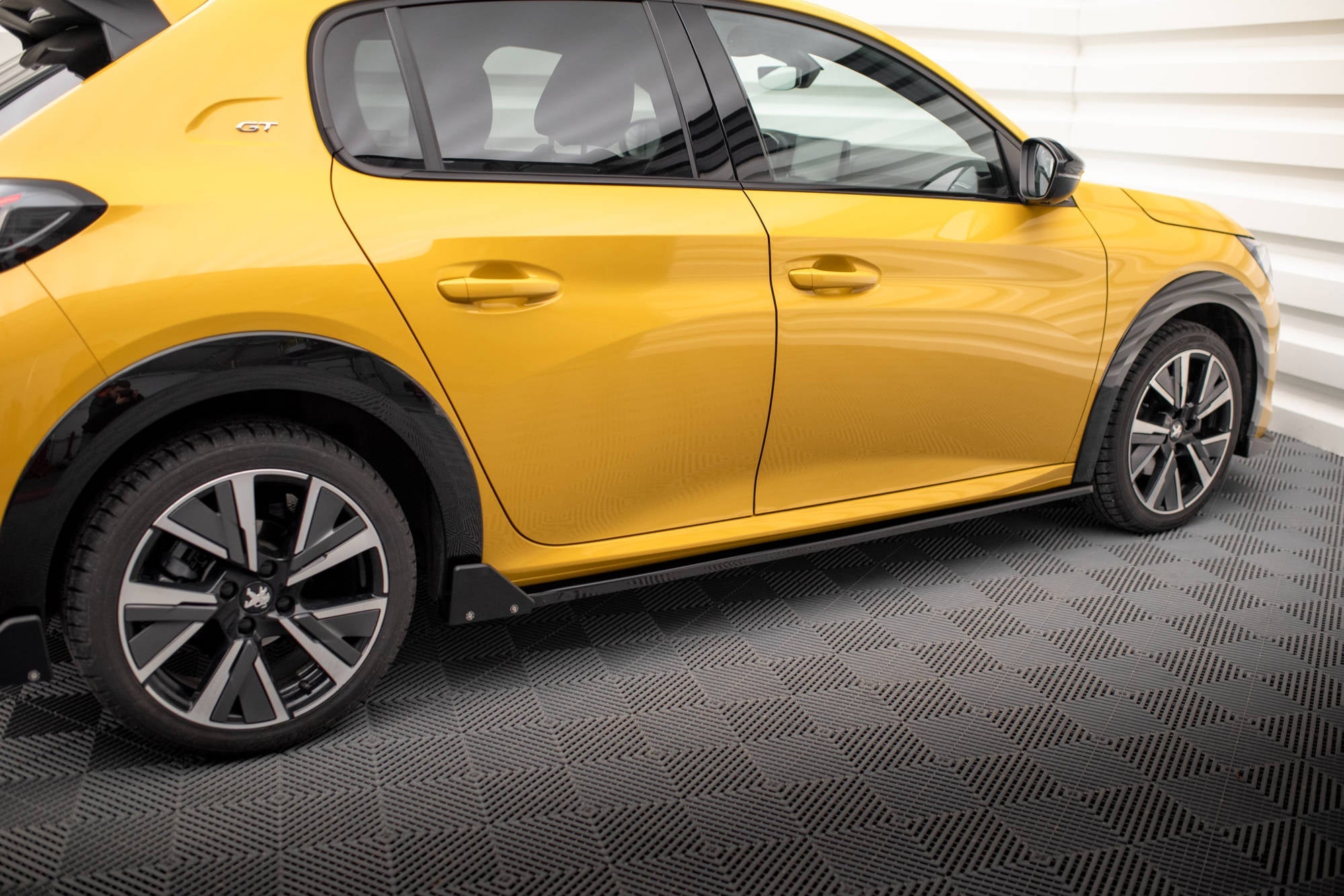 Praguri si flapsuri Peugeot 208 GT Mk2 2019- v4 - Maxton Design