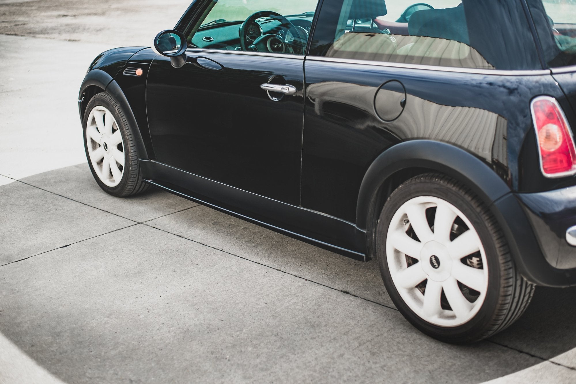 Praguri Mini Cooper One R50 2001-2006 v1 - Maxton Design