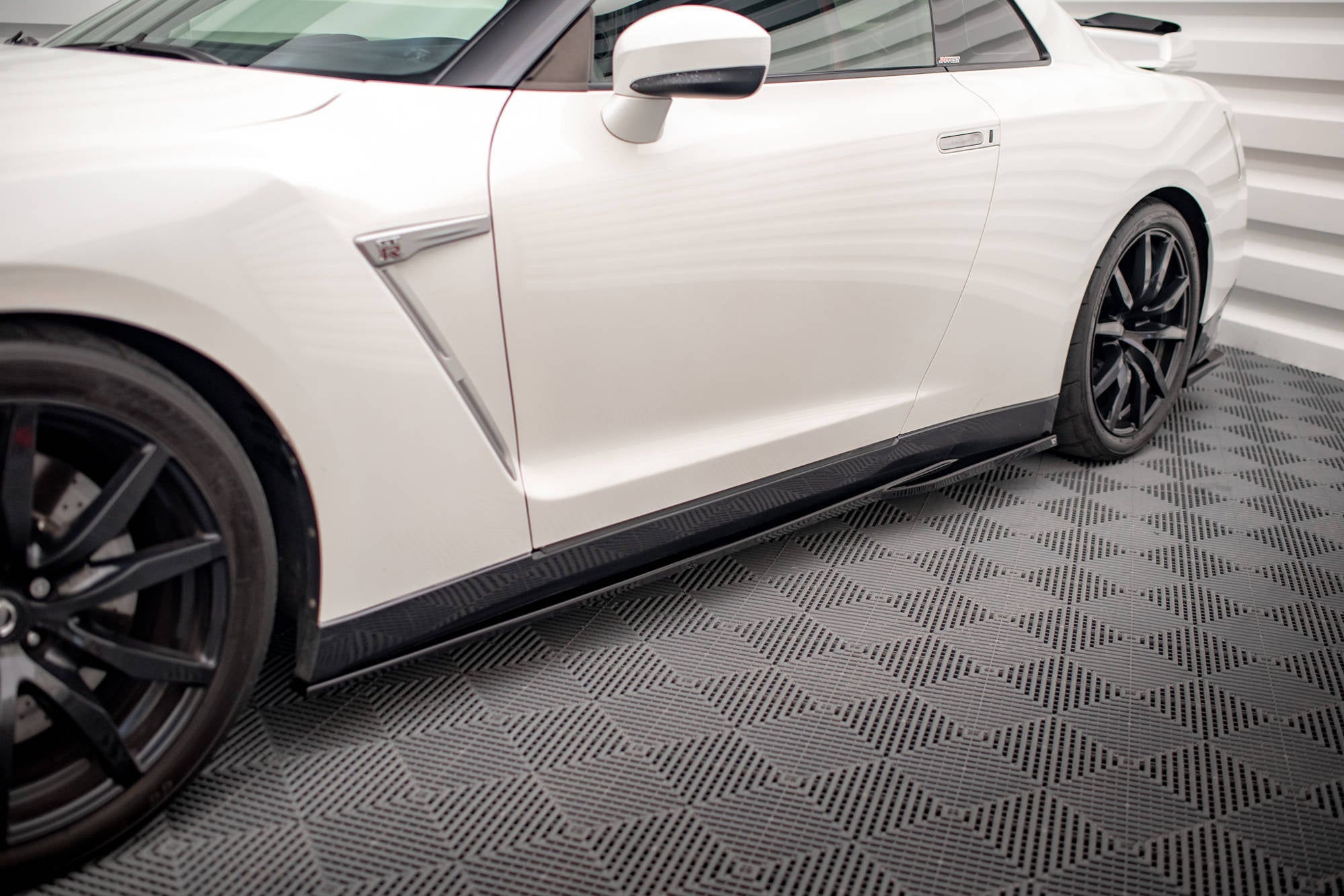 Praguri Nissan GTR R35 Facelift 2011-2016 v2 - Maxton Design