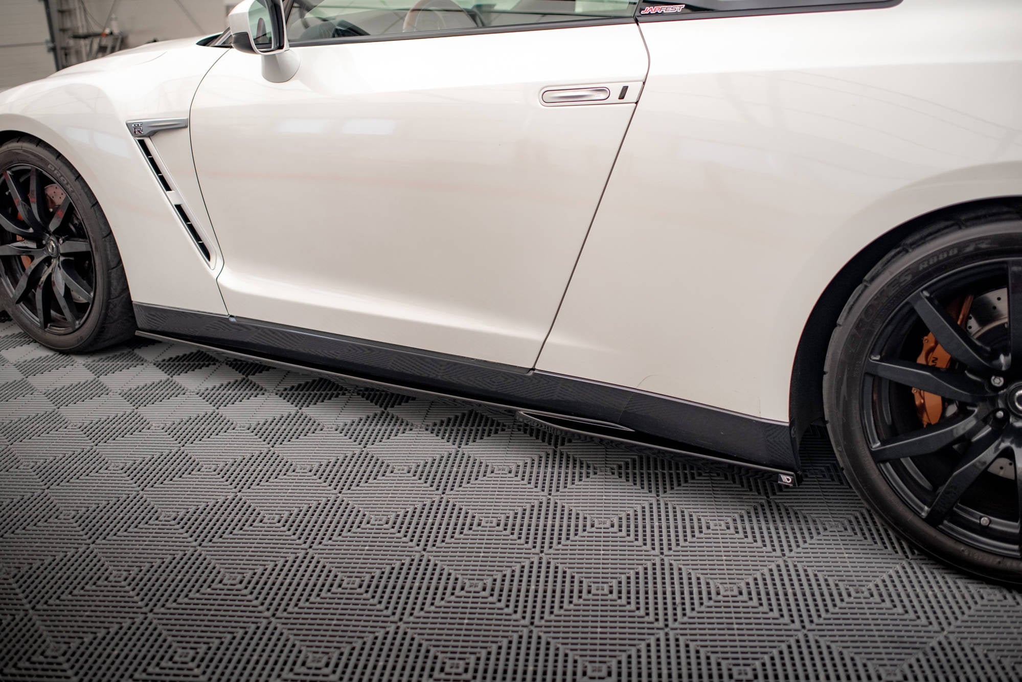 Praguri Nissan GTR R35 Facelift 2011-2016 v2 - Maxton Design