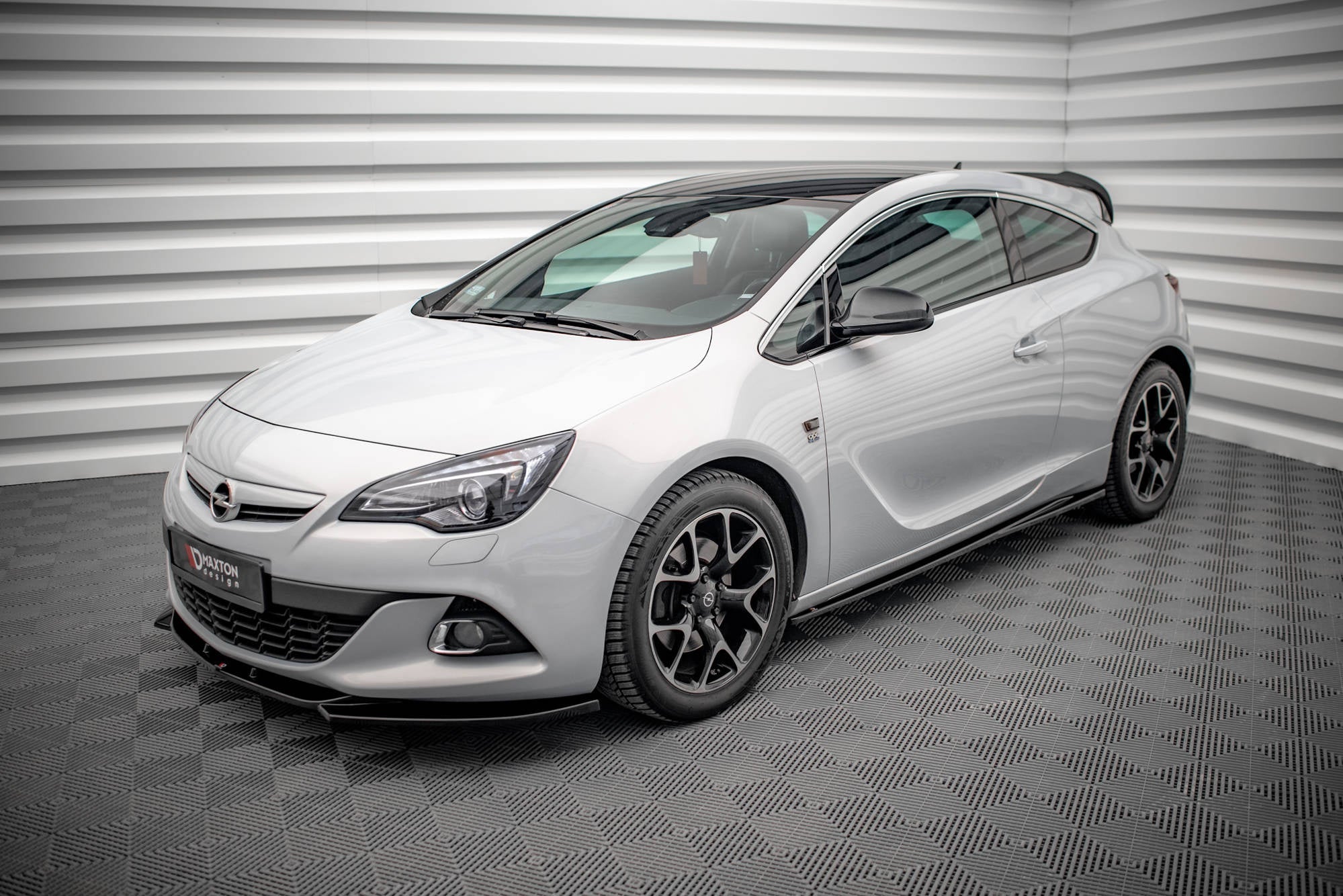 Praguri Opel Astra J GTC OPC-Line 2011-2018 v4 - Maxton Design