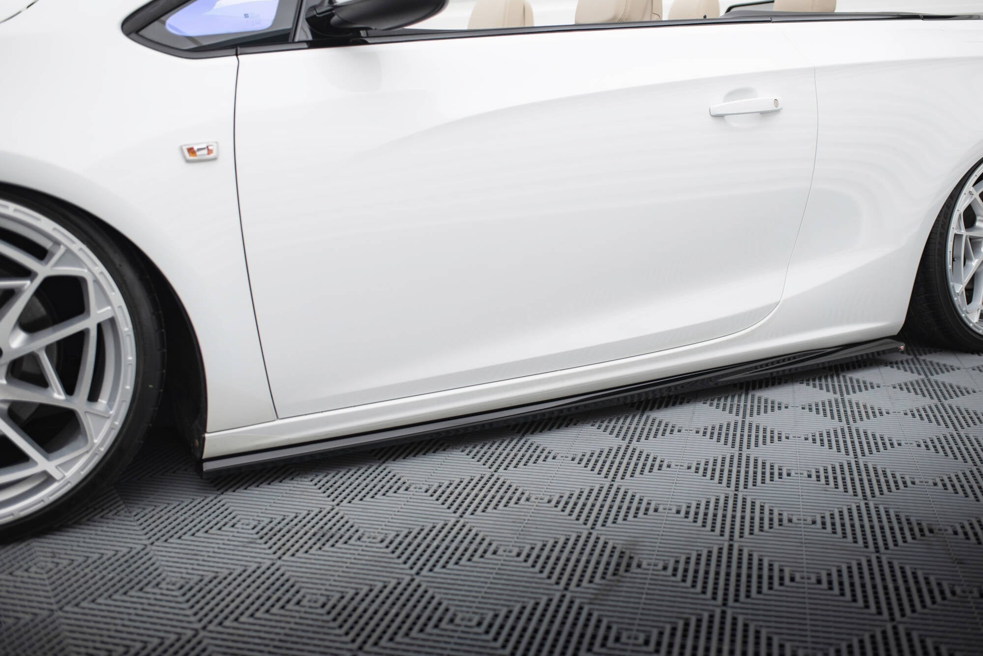 Praguri Opel Cascada 2013-2019 v1 - Maxton Design
