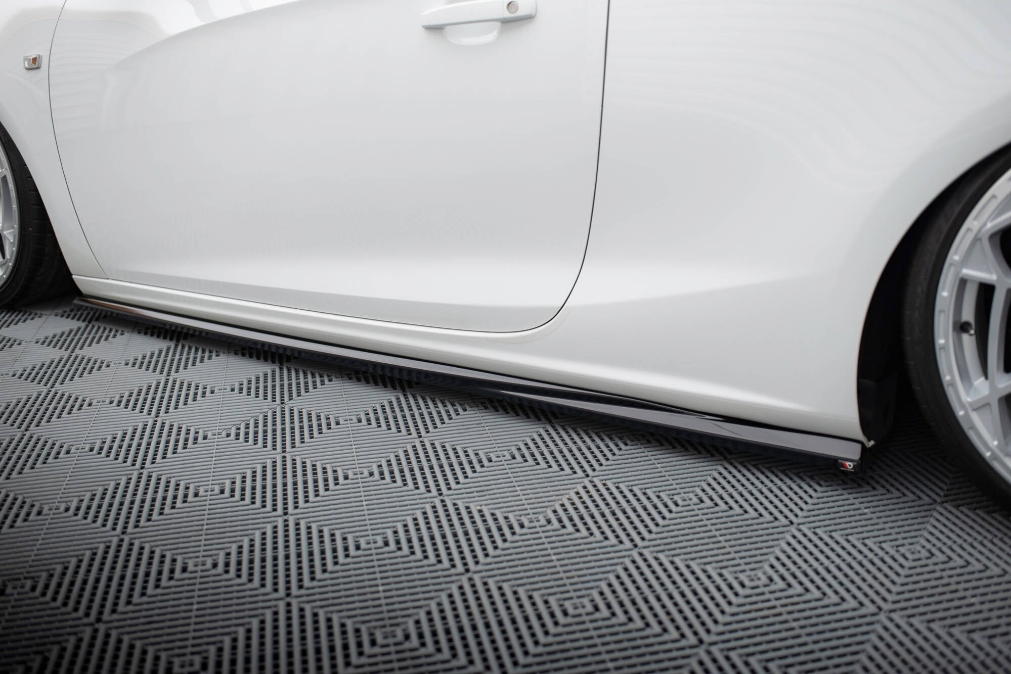 Praguri Opel Cascada 2013-2019 v1 - Maxton Design