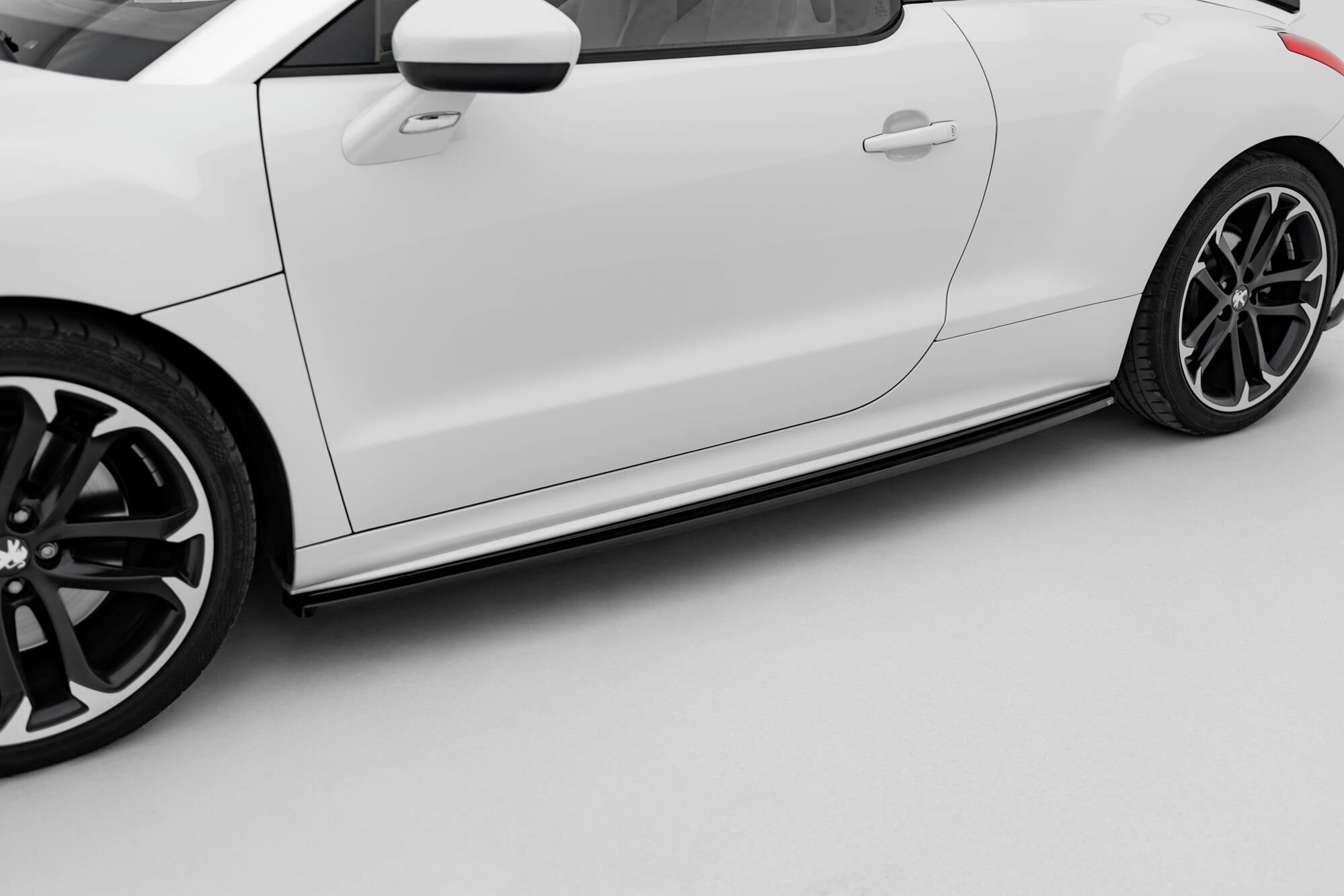 Praguri Peugeot RCZ 2009-2015 v1 - Maxton Design