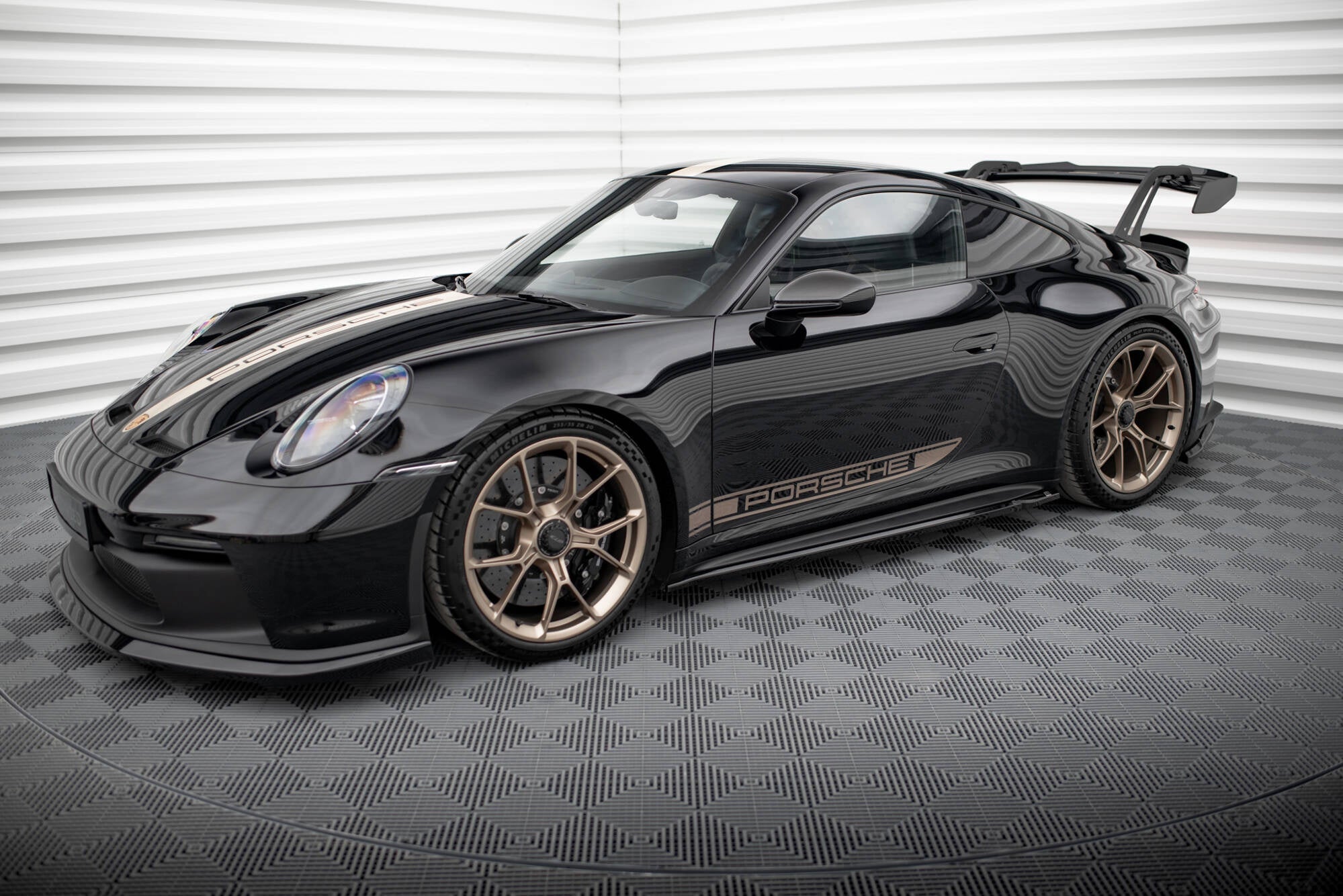 Praguri Porsche 911 992 GT3 2021- v1 - Maxton Design