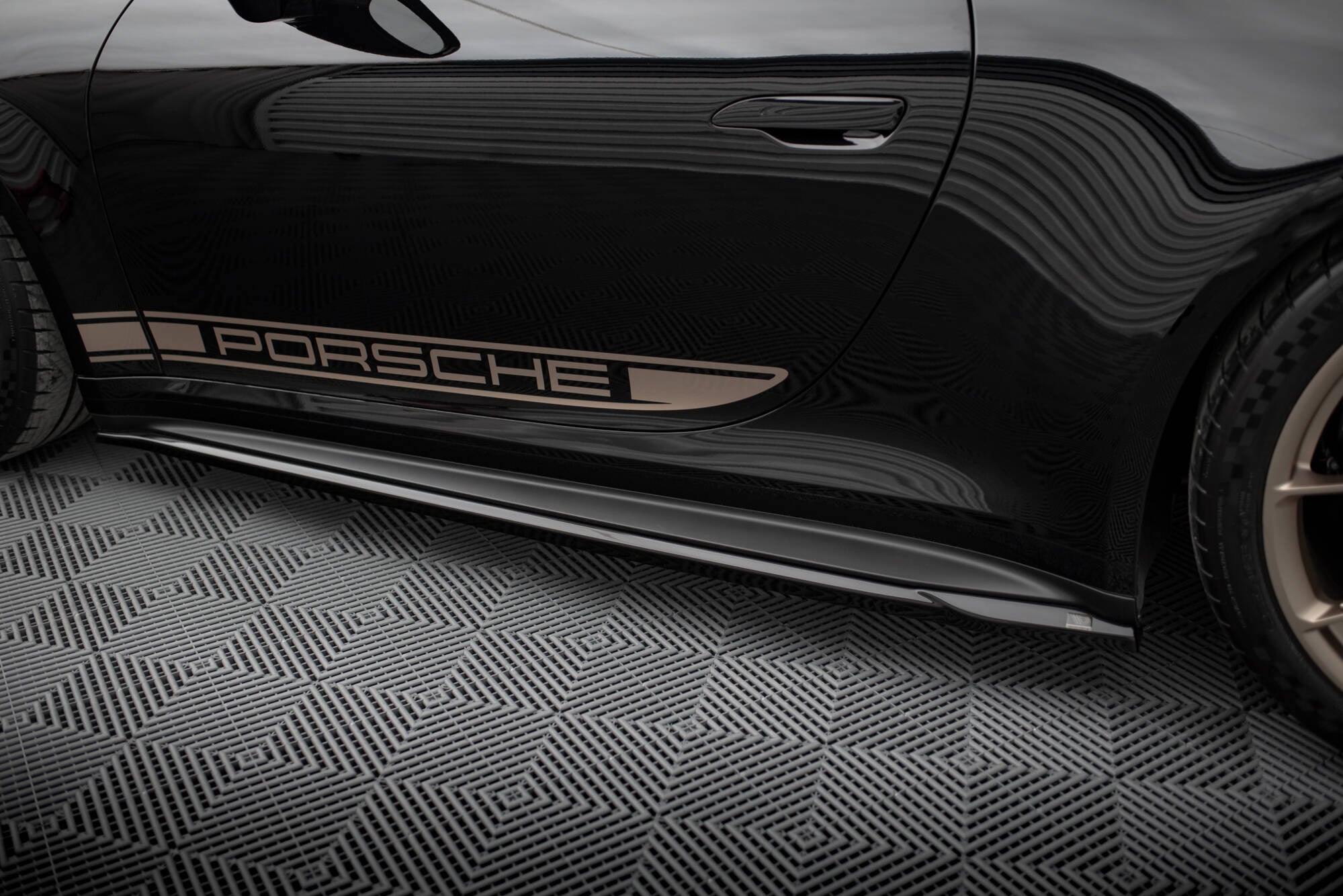 Praguri Porsche 911 992 GT3 2021- v1 - Maxton Design