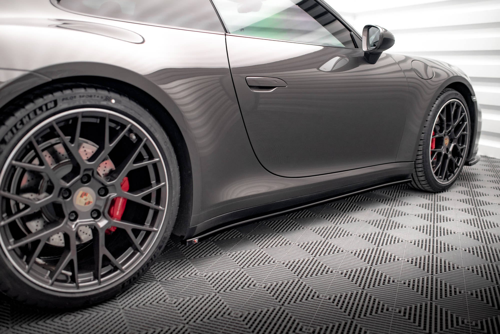 Praguri Porsche 911 Carrera 4S 992 2019- v1 - Maxton Design