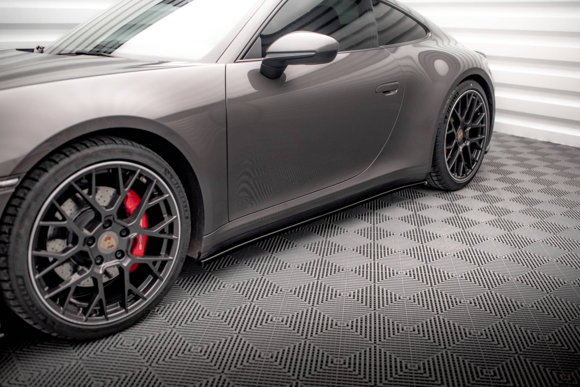 Praguri Porsche 911 Carrera 4S 992 2019- v1 - Maxton Design