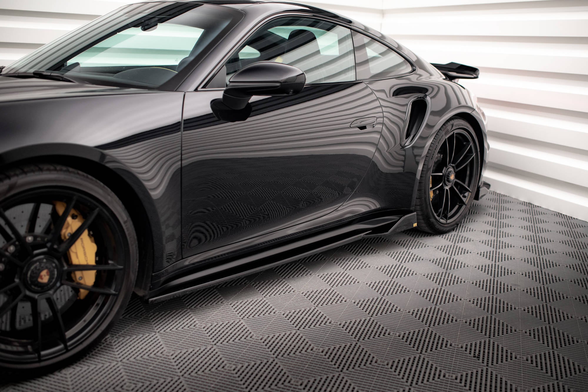 Praguri Porsche 911 Turbo S 992 2020- v4 - Maxton Design