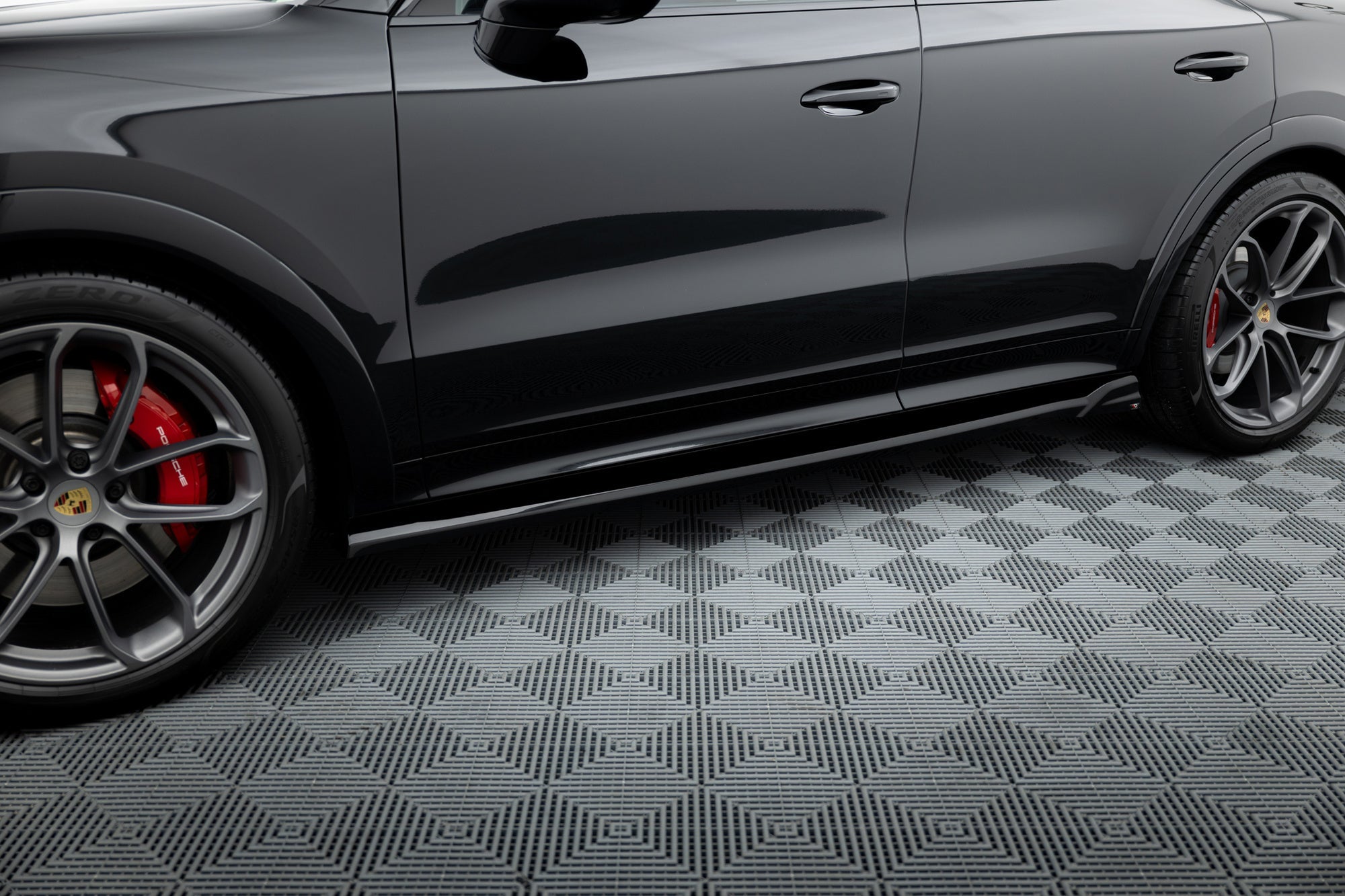 Praguri Porsche Cayenne Coupe Mk3 2018-2023 v2 - Maxton Design