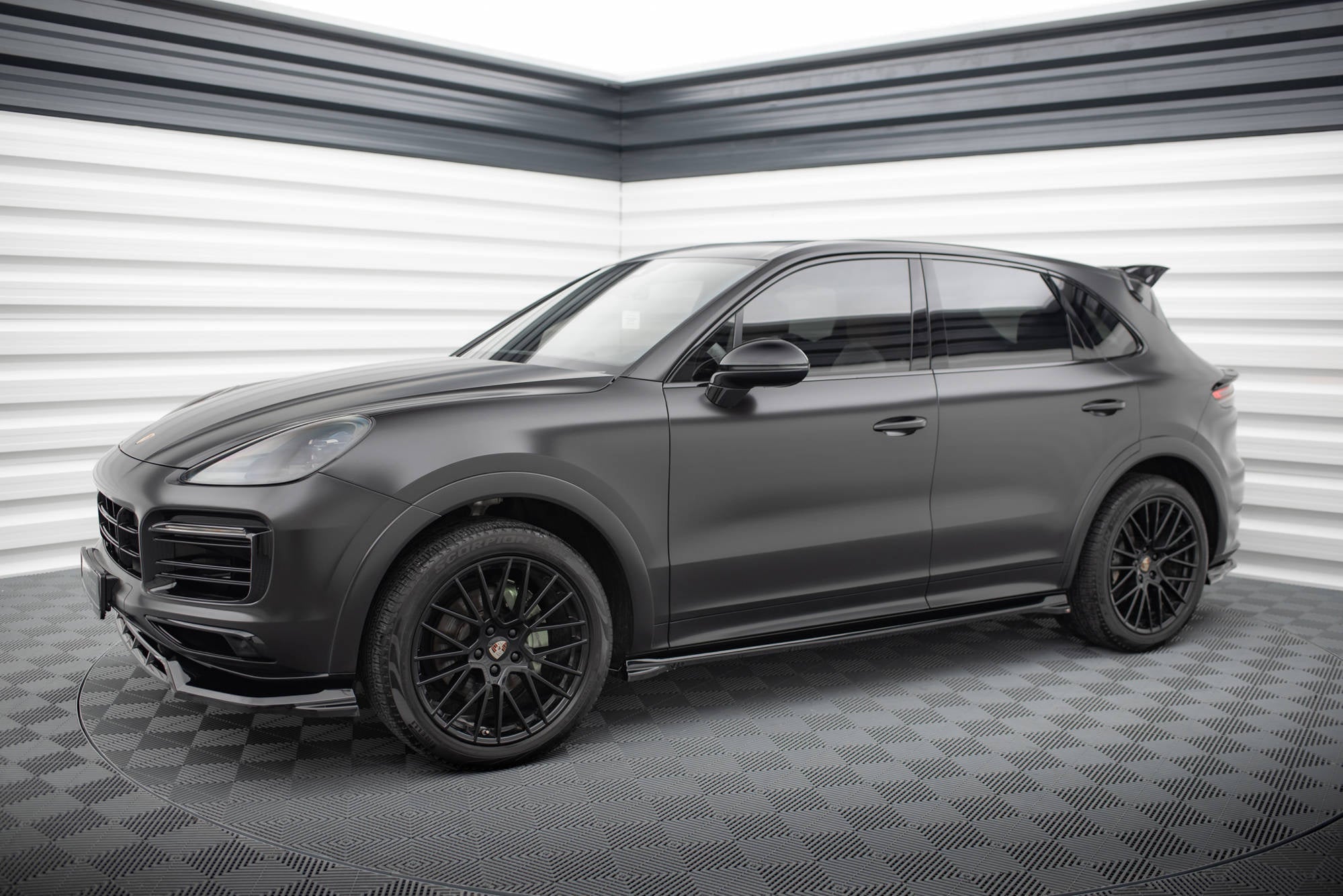 Praguri Porsche Cayenne Sport Design Mk3 2018-2023 v1 - Maxton Design