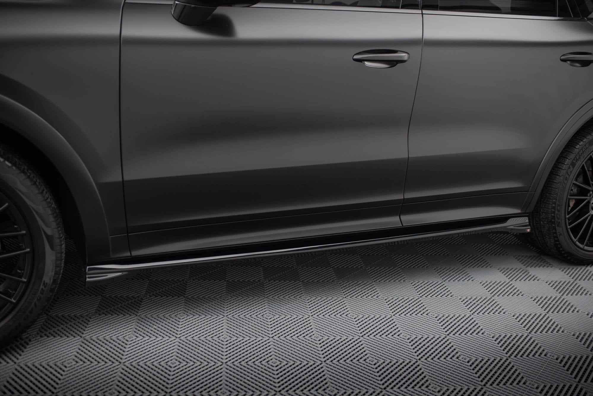 Praguri Porsche Cayenne Sport Design Mk3 2018-2023 v1 - Maxton Design