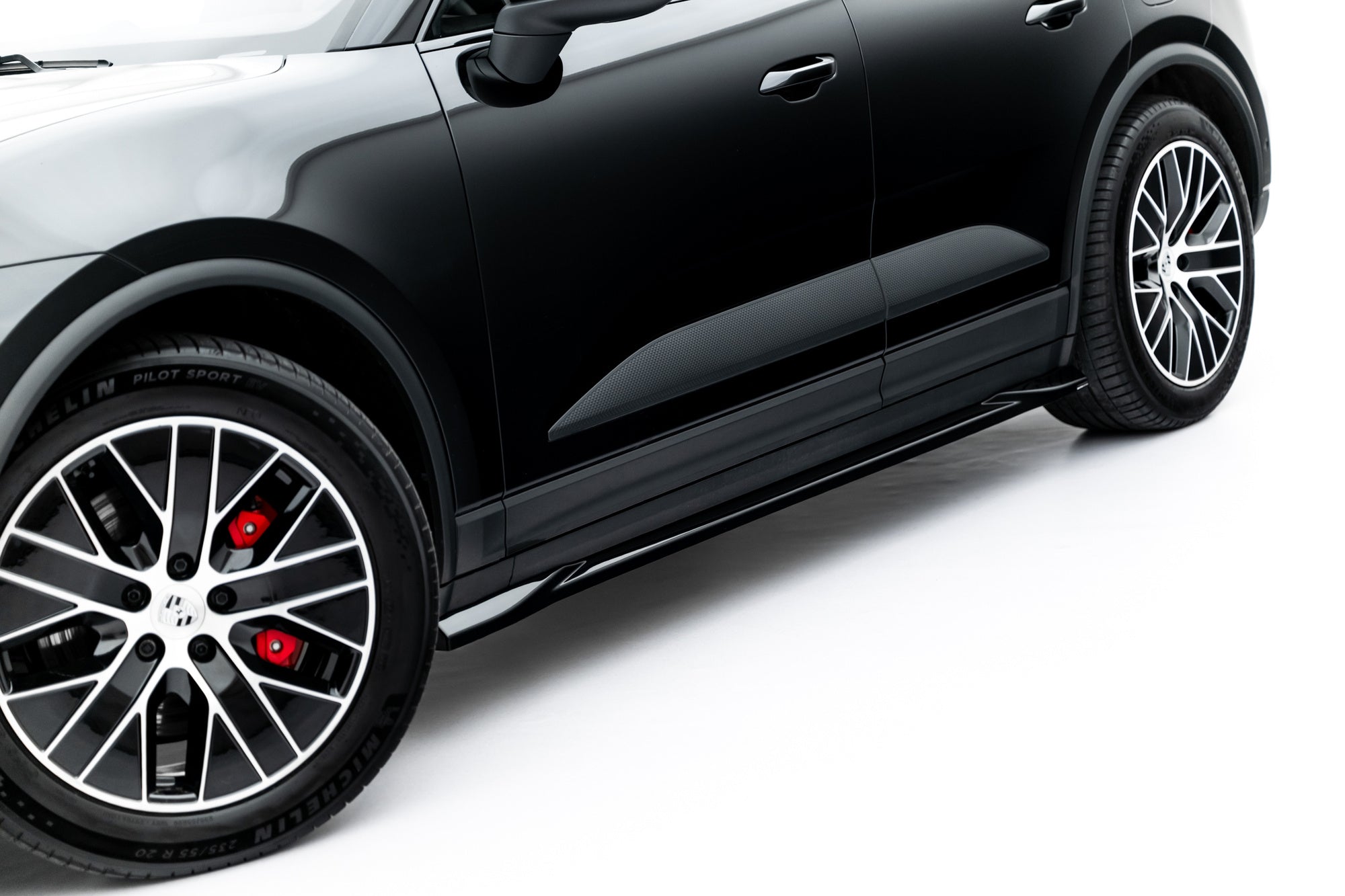Praguri Porsche Macan EV Mk1 2024- v1 - Maxton Design