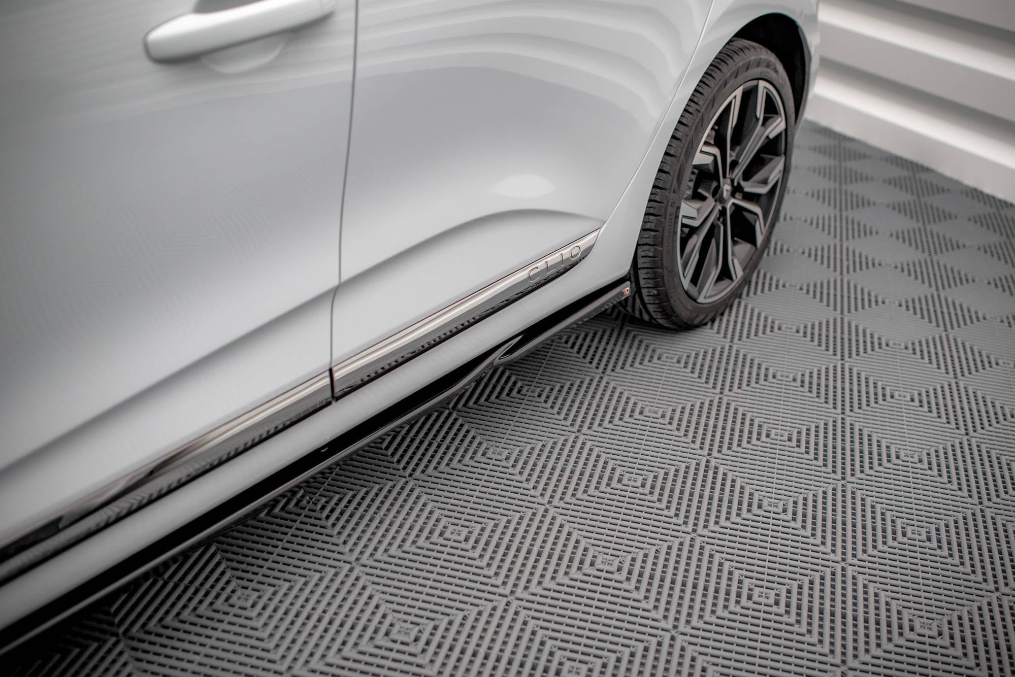 Praguri Renault Clio Mk5 2019- v1 - Maxton Design
