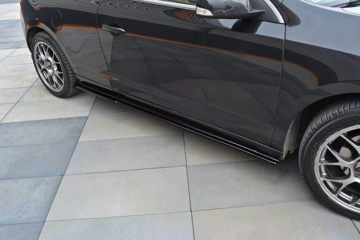 Praguri Renault Laguna Mk3 Coupe 2007-2015 v1 - Maxton Design