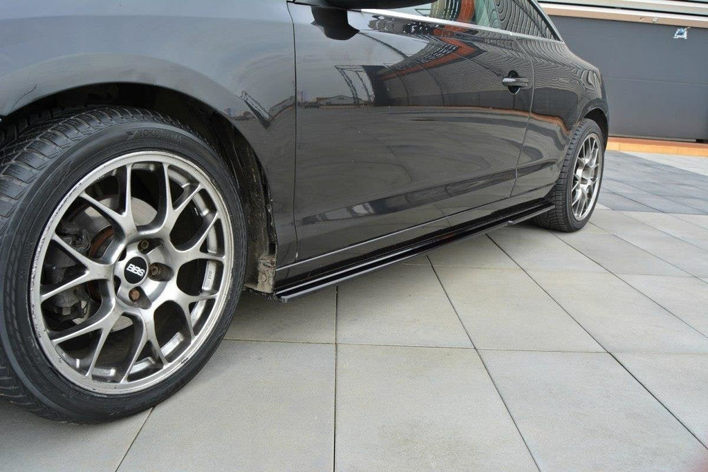 Praguri Renault Laguna Mk3 Coupe 2007-2015 v1 - Maxton Design