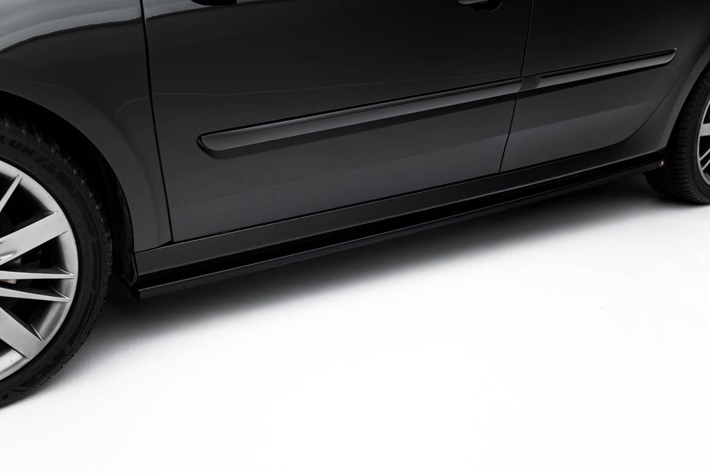 Praguri Renault Laguna Hatchback GT Mk3 2008-2010 v2 - Maxton Design