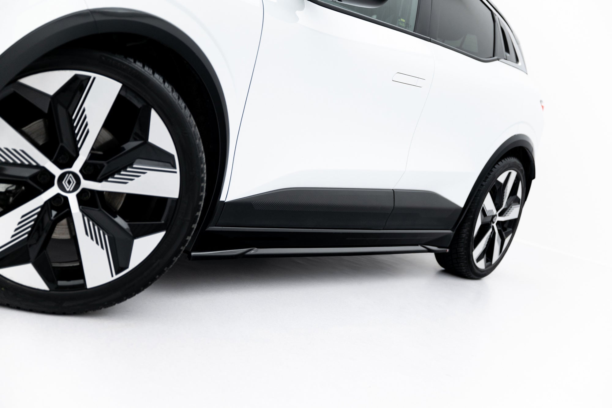 Praguri Renault Megane E-Tech Electric Mk1 2022- v1 - Maxton Design