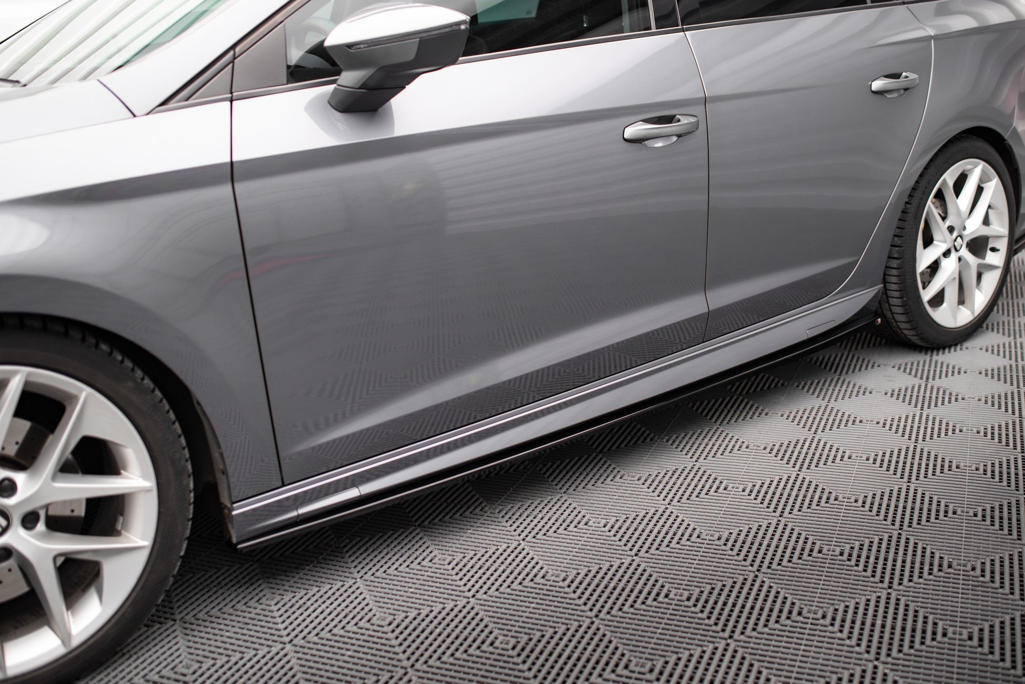 Praguri Seat Leon Cupra / FR / Standard Mk3 / Mk3 Facelift 2012-2020 v13 - Maxton Design