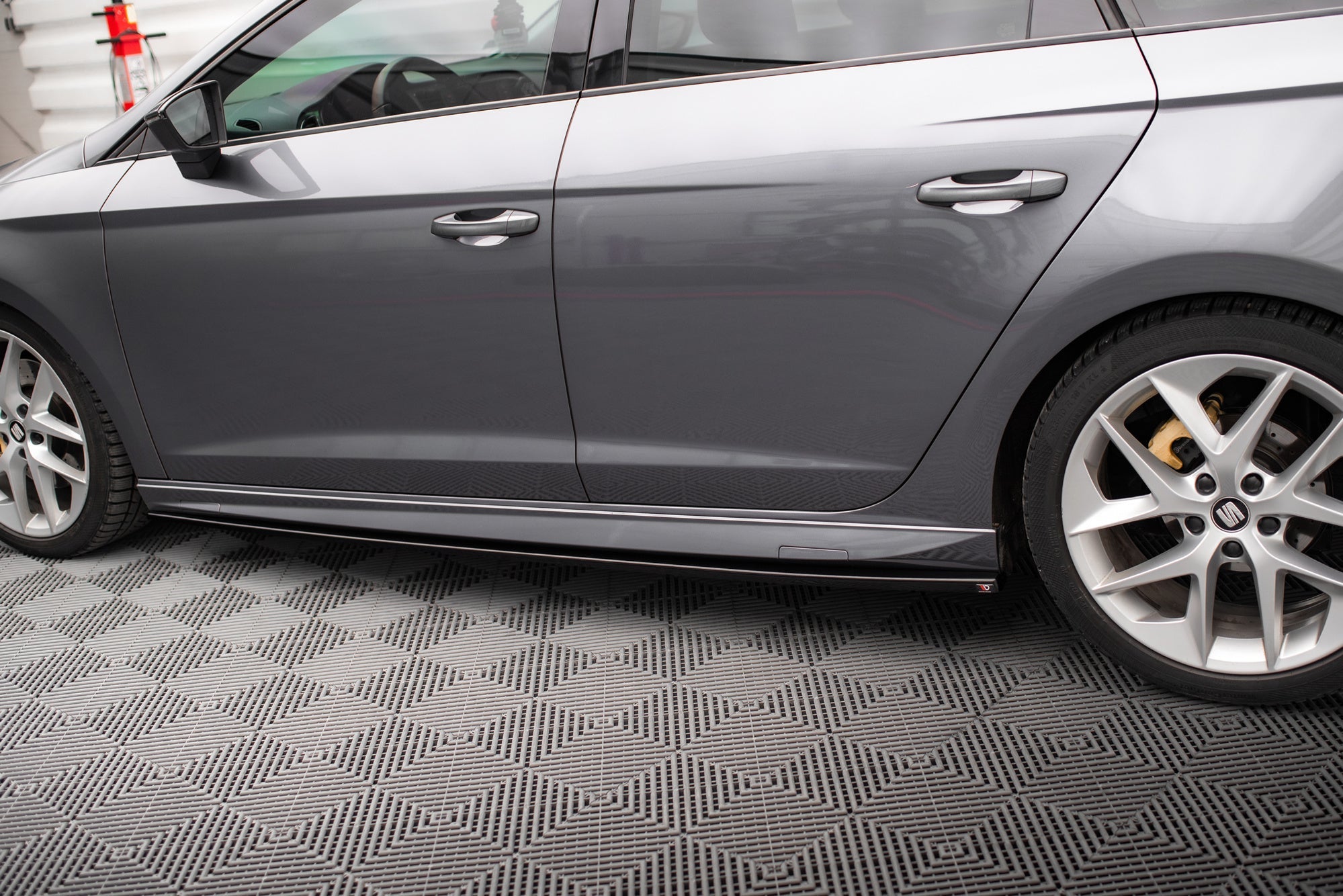 Praguri Seat Leon Cupra / FR / Standard Mk3 / Mk3 Facelift 2012-2020 v13 - Maxton Design