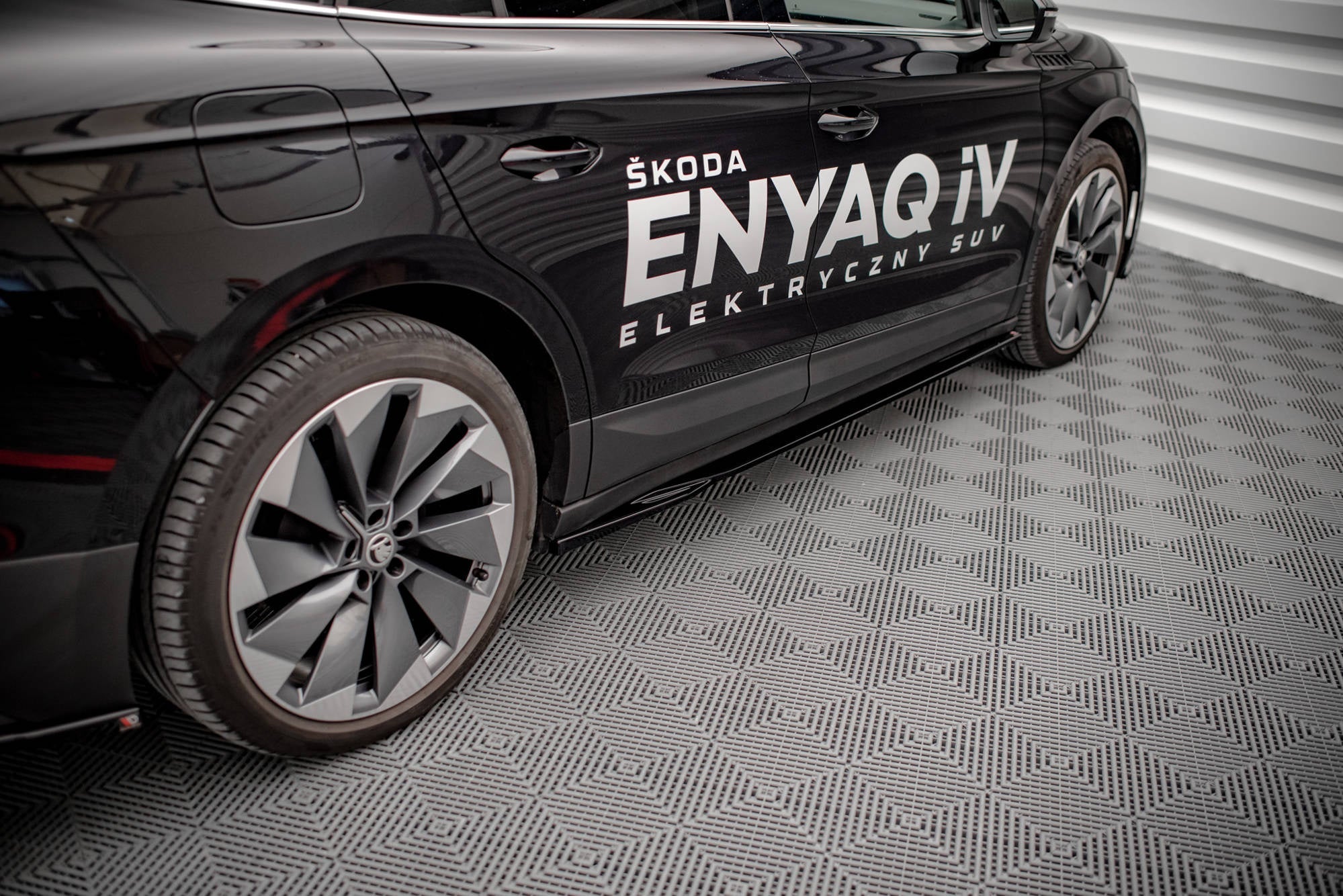 Praguri Skoda Enyaq iV 2020- v1 - Maxton Design