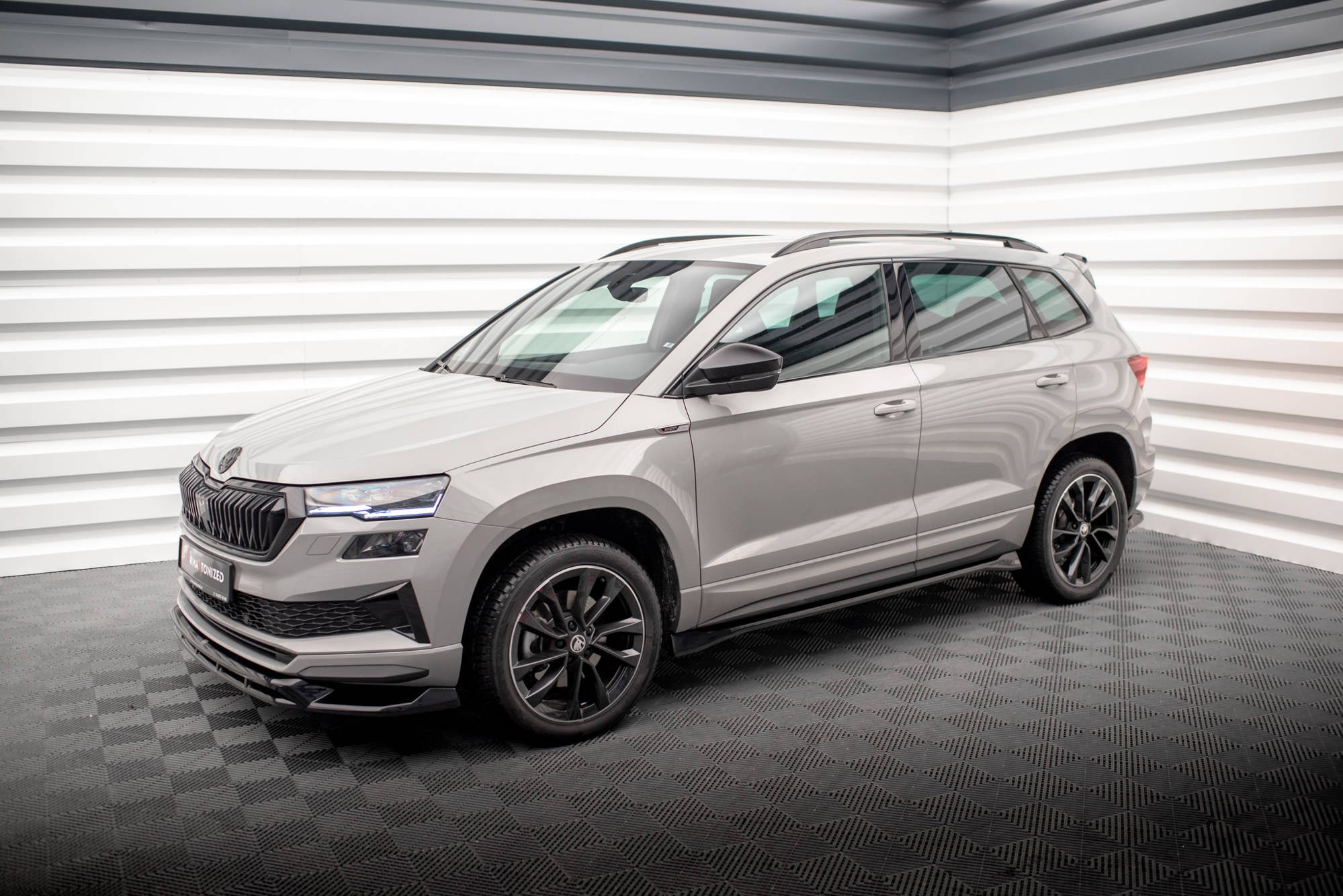 Praguri Skoda Karoq Sportline Mk1 Facelift 2021- v1 - Maxton Design
