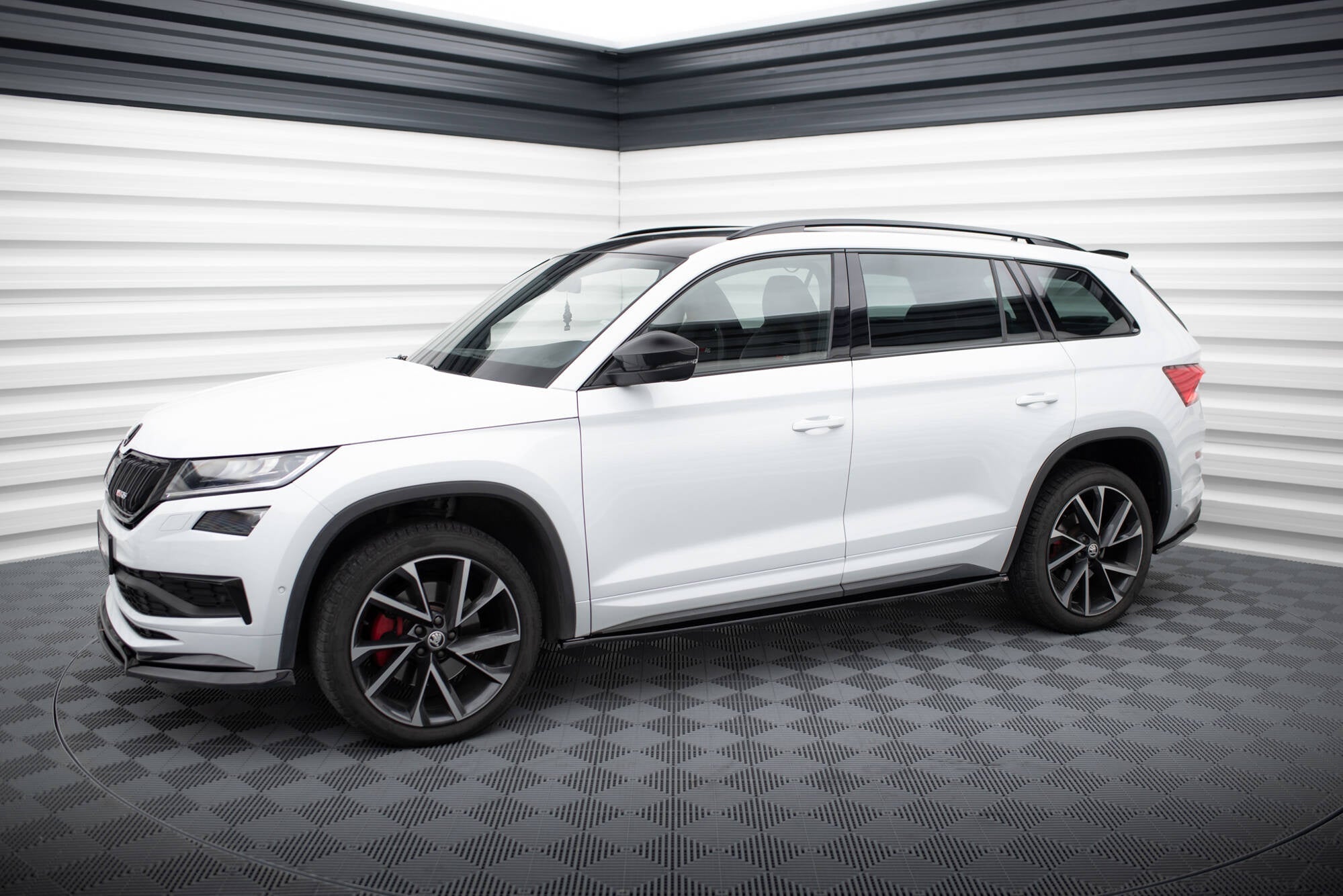 Praguri Skoda Kodiaq Mk1 Sportline RS 2016-2023 v1 - Maxton Design