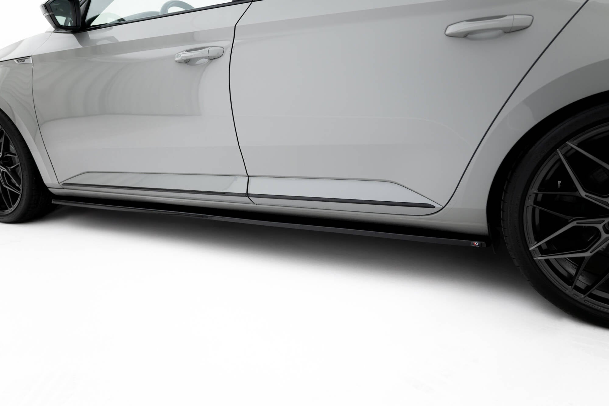 Praguri Skoda Superb Mk3 2015- v1 - Maxton Design
