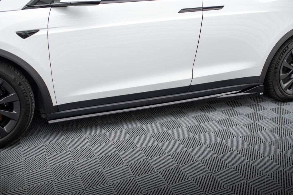 Praguri Tesla Model X Mk1 Facelift 2021- v3 - Maxton Design