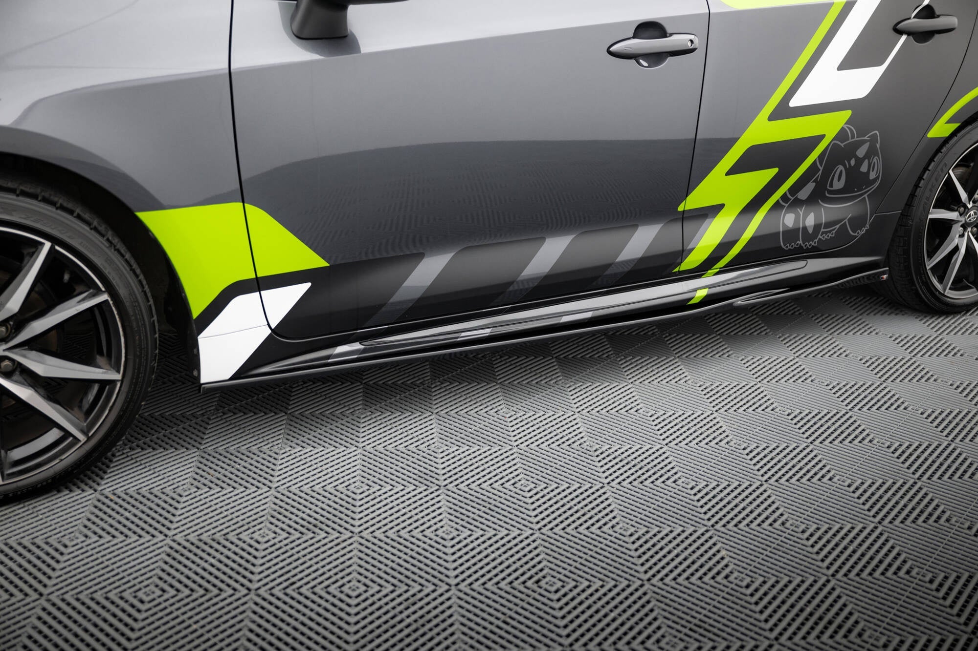 Praguri Toyota Corolla GR Sport Touring Sports XII 2019-2023 v6 - Maxton Design