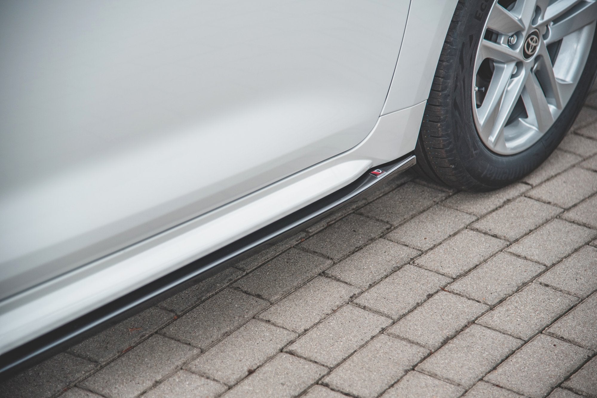 Praguri Toyota Corolla XII Touring Sports 2019- v3 - Maxton Design