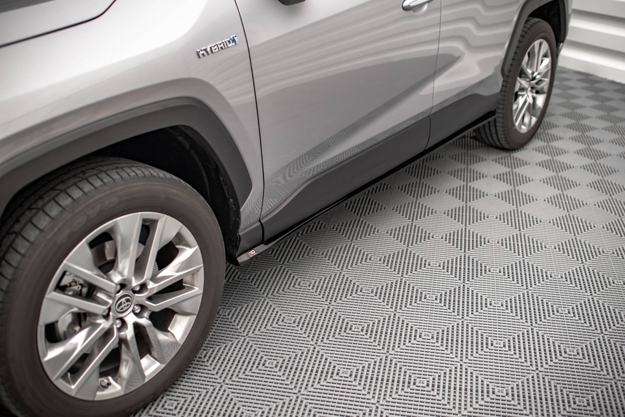 Praguri Toyota RAV4 Mk5 2019- v1 - Maxton Design
