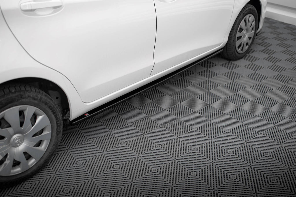 Praguri Toyota Yaris Mk3 Facelift 2014-2017 v4 - Maxton Design