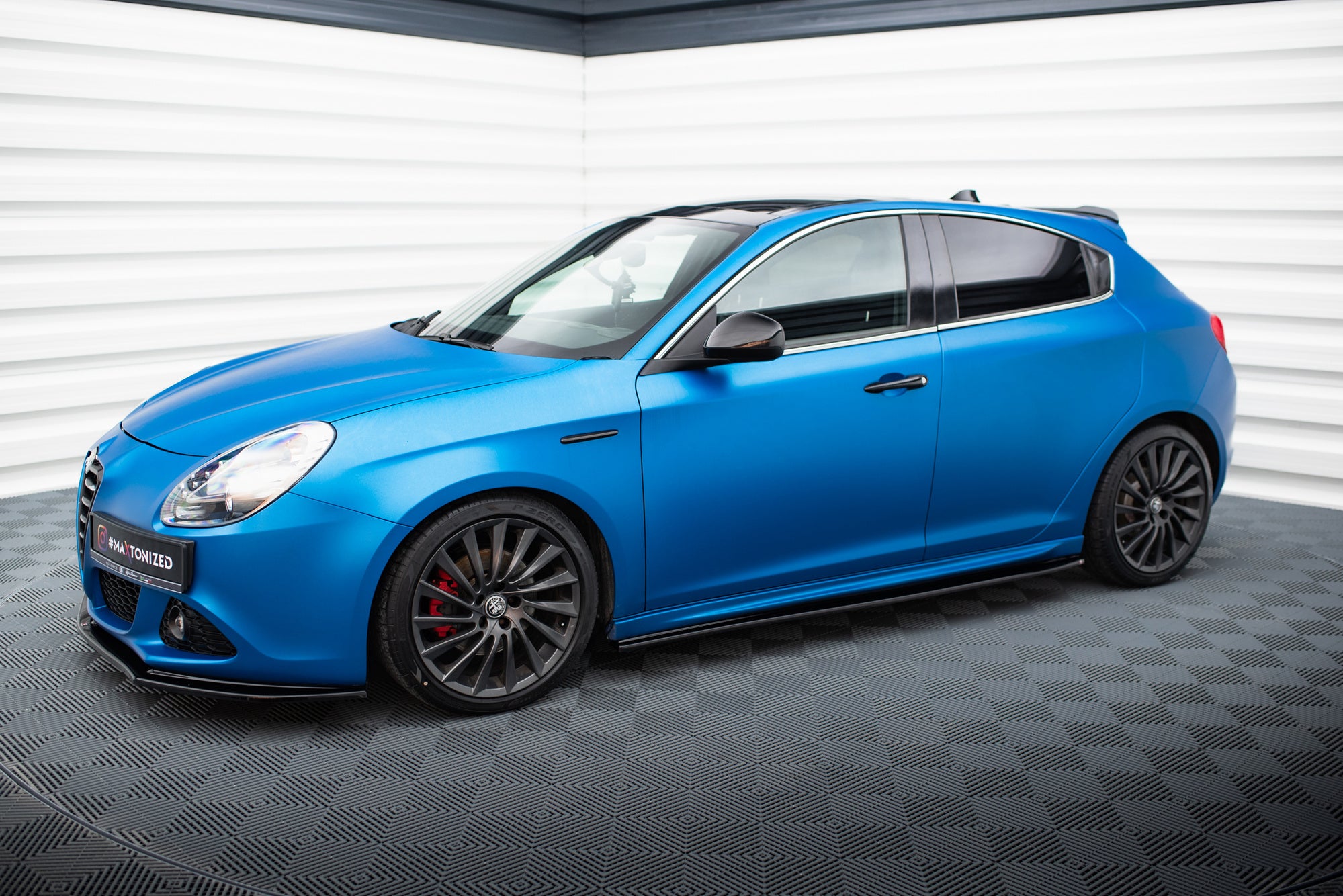 Praguri Alfa Romeo Giulietta 2010- v1 - Maxton Design
