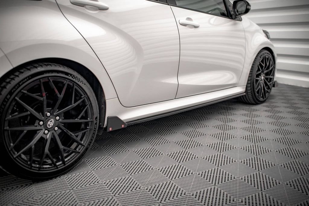 Praguri si flapsuri Toyota Yaris Mk4 2019- v1 - Maxton Design