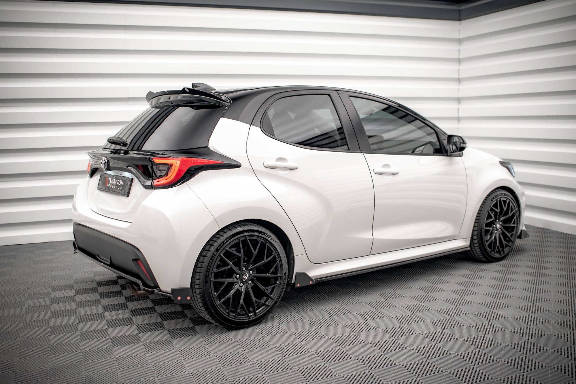 Praguri si flapsuri Toyota Yaris Mk4 2019- v1 - Maxton Design