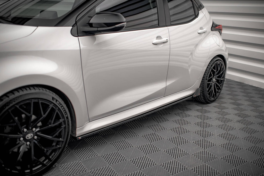 Praguri si flapsuri Toyota Yaris Mk4 2019- v1 - Maxton Design