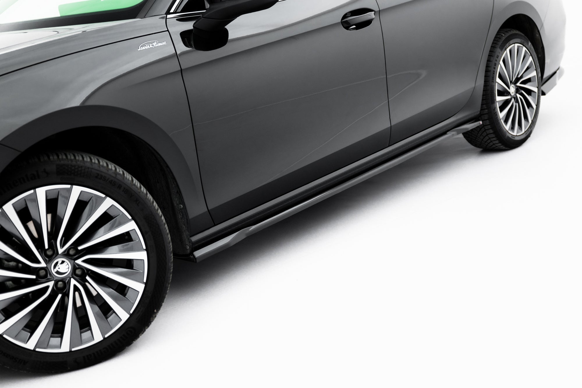 Praguri Skoda Superb Mk4 2024- v1 - Maxton Design
