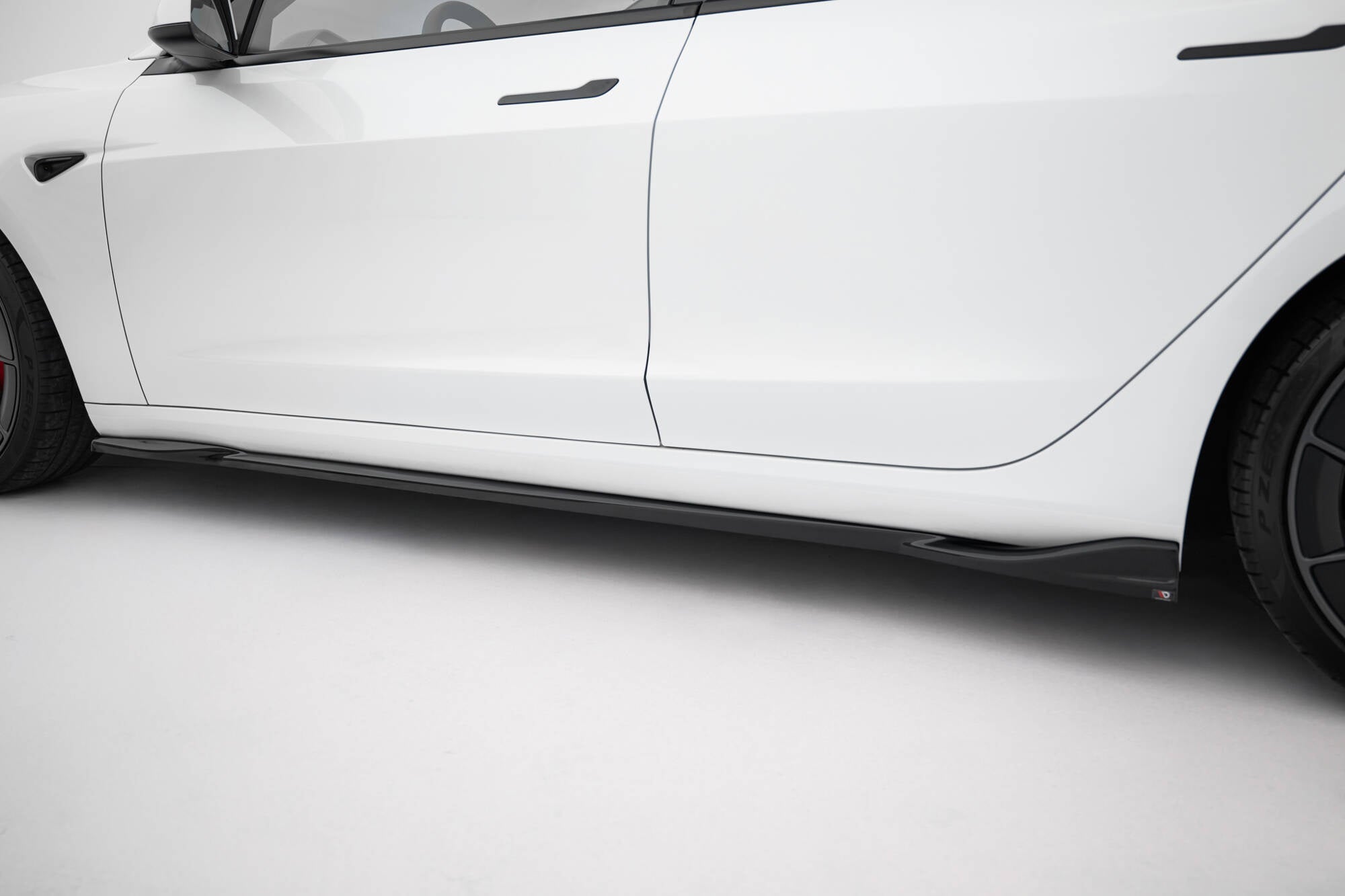 Praguri Tesla Model 3 Project Highland Facelift 2023- v3 - Maxton Design