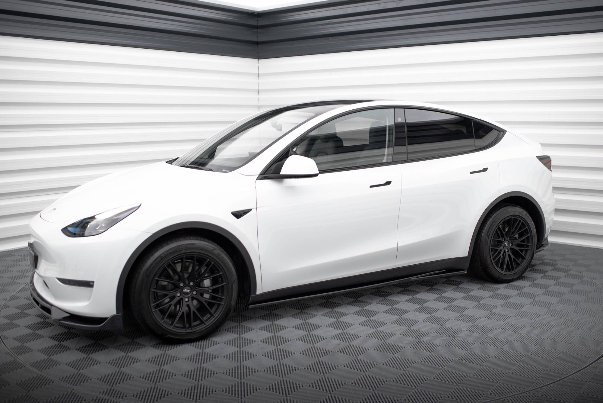 Praguri Tesla Model Y 2020- v1 - Maxton Design