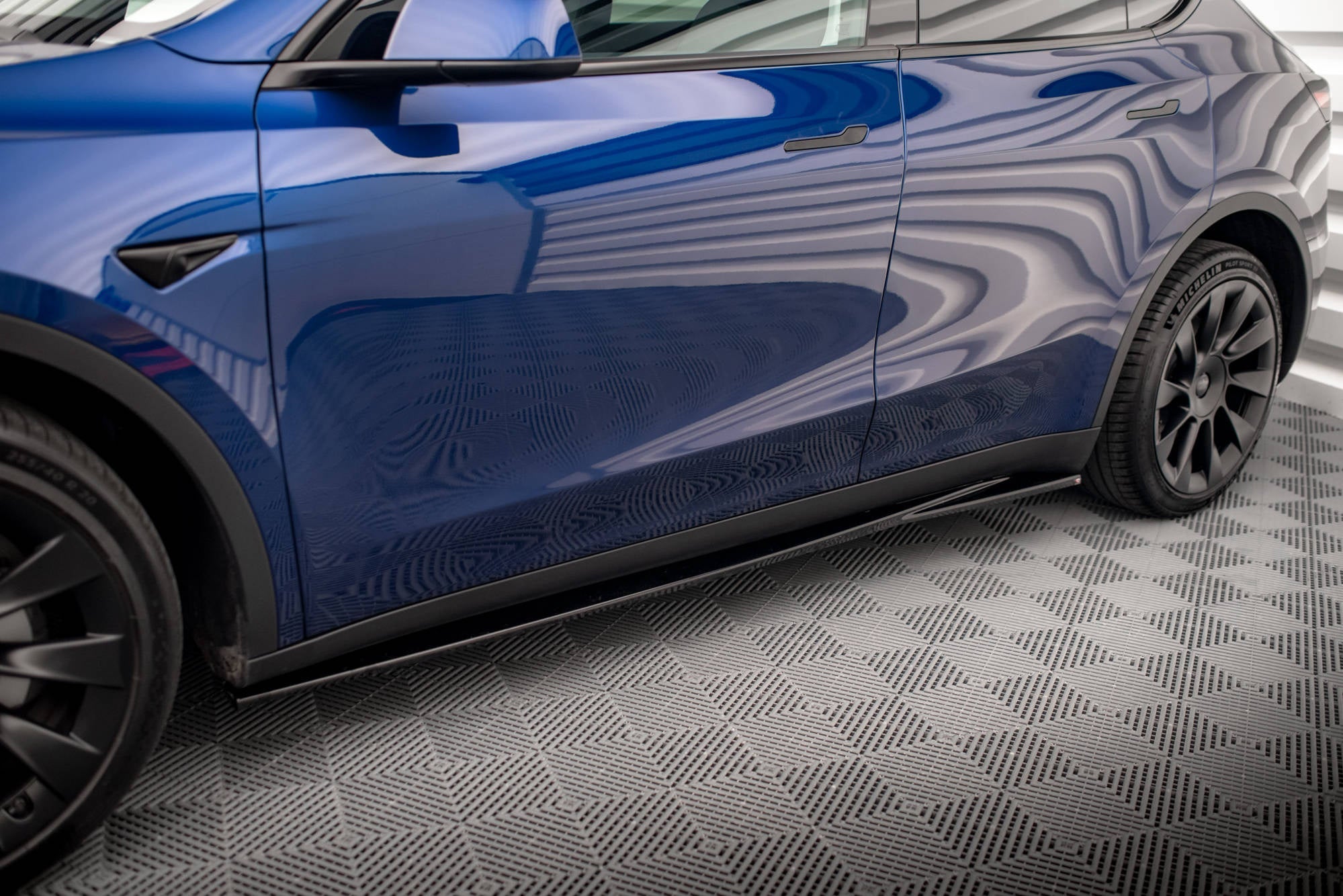 Praguri Tesla Model Y 2020- v1 - Maxton Design