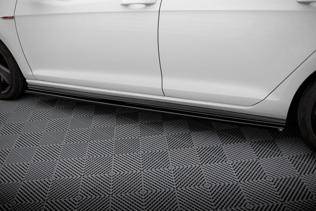 Praguri Volkswagen Golf 7 GTI 2012- v2 - Maxton Design