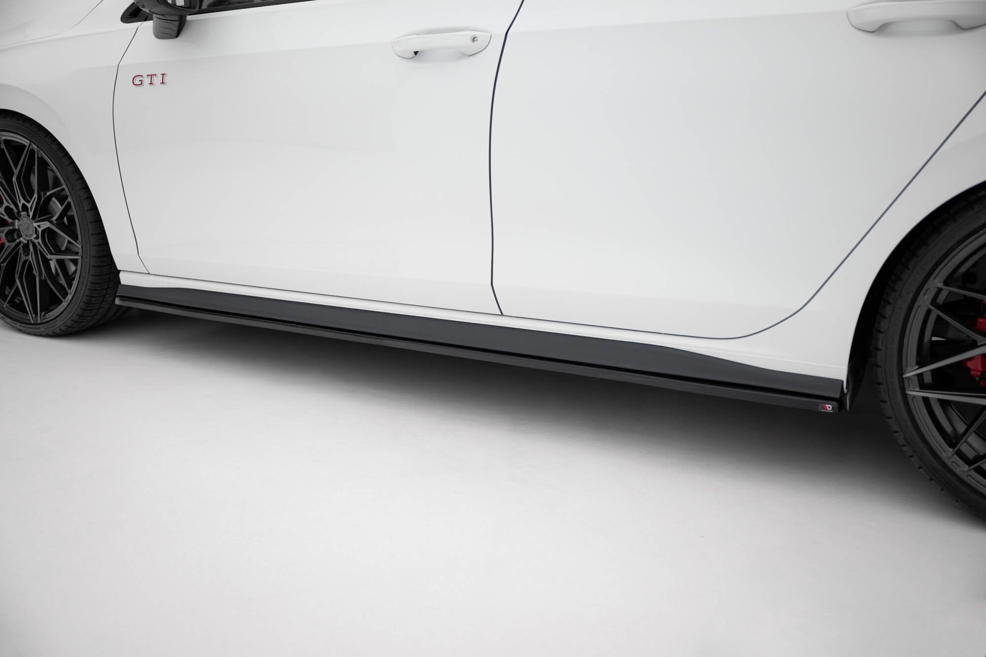 Praguri Volkswagen Golf 8 GTI 2020- v3 - Maxton Design