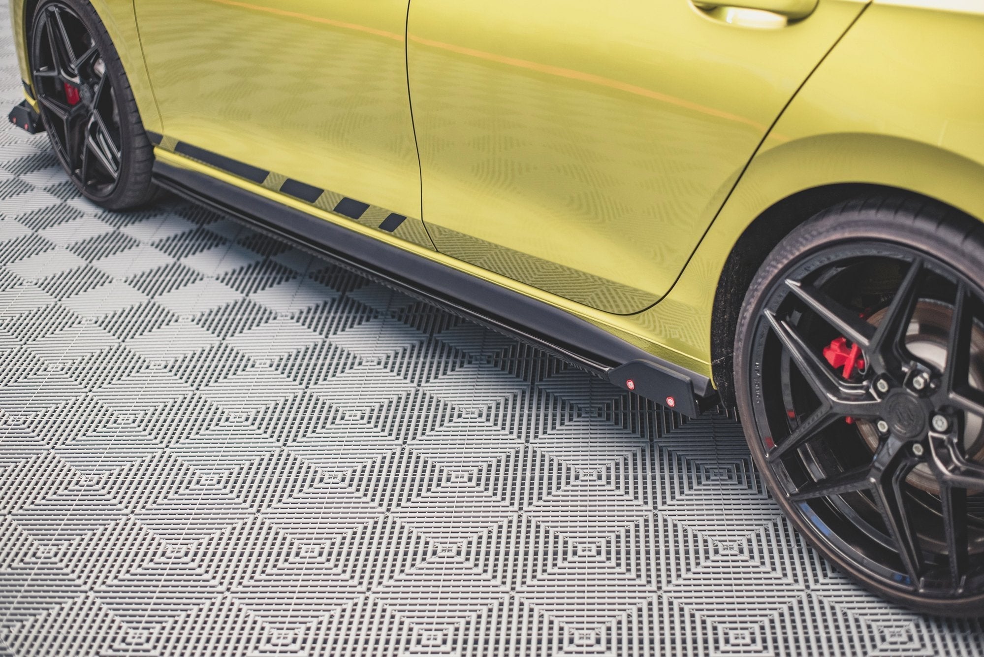 Praguri si flapsuri Volkswagen Golf 8 GTI / GTI Clubsport 2020- v5 - Maxton Design