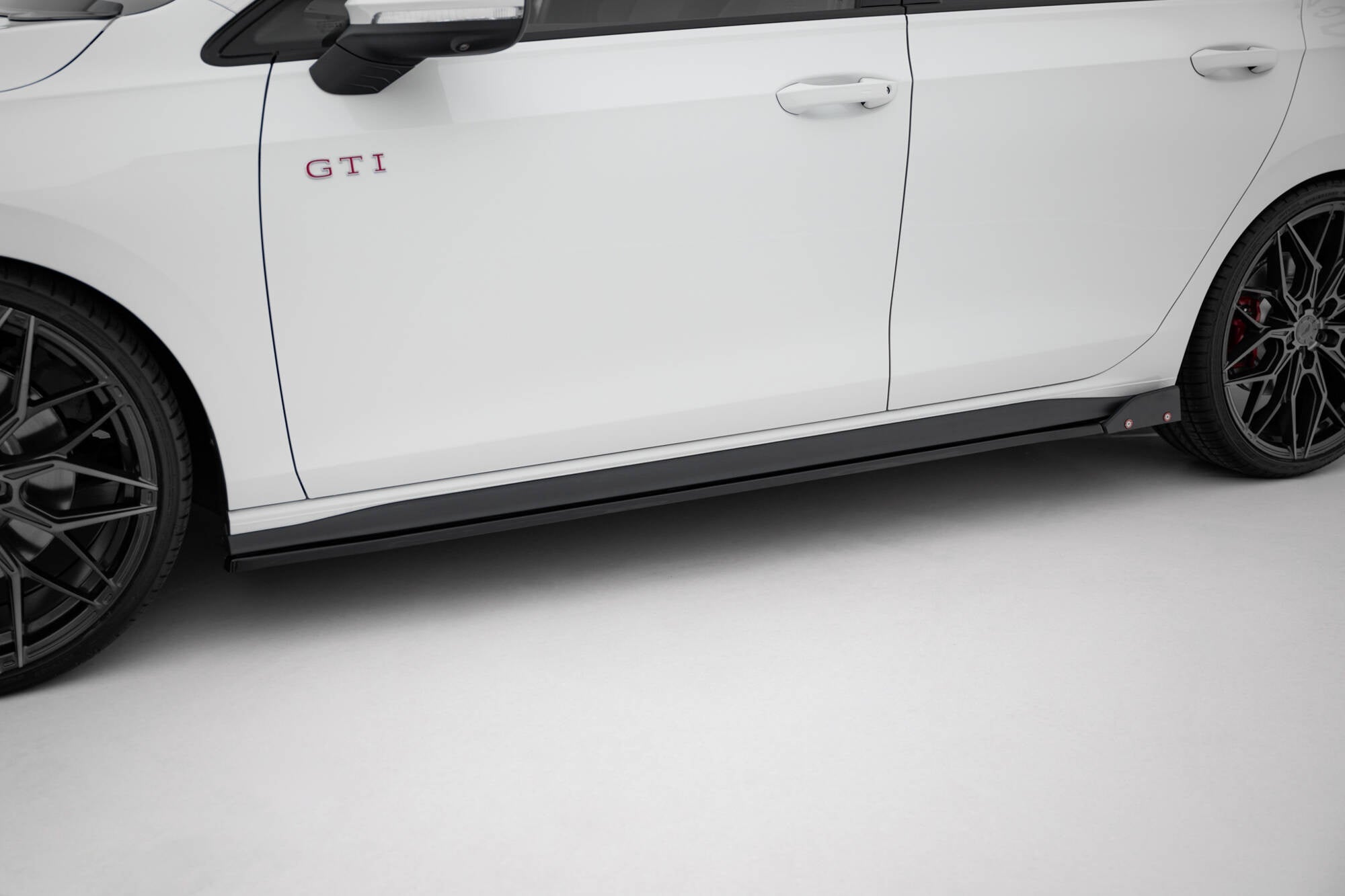 Praguri si flapsuri Volkswagen Golf 8 GTI / GTI Clubsport 2020- v5 - Maxton Design