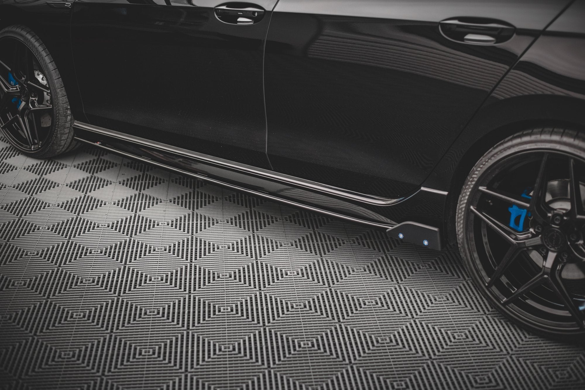 Praguri si flapsuri Volkswagen Golf R Mk8 2020- v11 - Maxton Design